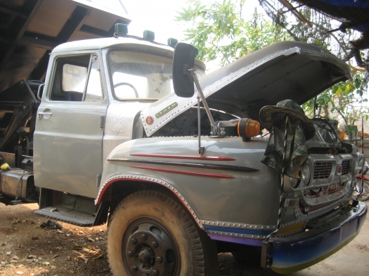 ดัมพ์ เครื่อง EH 300   165 แรง  355,000  บาท