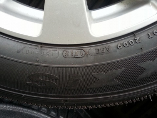 แยกขายครับแม็ก 7000 บาท  ยาง8000 บาท ขายแม็กแคปติวาป้ายแดงพร้อมยางใหม่4เส้นราคาคุยได้ครับ ทั้งชุด 15000 บาท ครับ