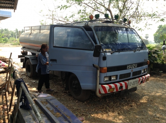 ขายรถน้ำมัน ISUZU รุ่น  NPR 125 แรง