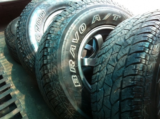 ขายล้อ+ยาง maxxis 265/75/16 ปี 12