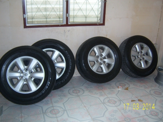 แม็กโตโยต้า ขอบ17 พร้อมยาง 265 65 17 ปี 11ชุด