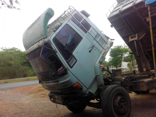 ขายรถ 6 ล้อดัมพ์ใหญ่ ลดราคาเหลือ 780000 ISUZU ROCKY 195 แรงม้านางฟ้าแท้ มี 2 คันราคาคันละ 780000