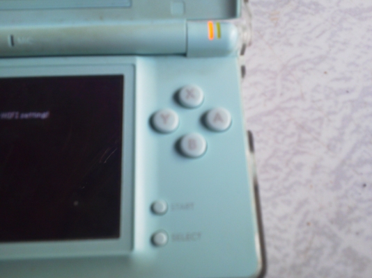 เครื่องเล่นเกมแบบพกพา nintendo ds lite พร้อมติดครอบใสตัวเครื่อง เล่นได้เลยมีเกมให้มาเยอะมีตัวสายชาร์ทให้ เครื่องเล่นเกมแบบพกพา nintendo ds lite พร้อมติดครอบใสตัวเครื่อง เล่นได้เลยมีเกมให้มาเยอะมีตัวสายชาร์ทให้
