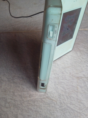 เครื่องเล่นเกมแบบพกพา nintendo ds lite พร้อมติดครอบใสตัวเครื่อง เล่นได้เลยมีเกมให้มาเยอะมีตัวสายชาร์ทให้ เครื่องเล่นเกมแบบพกพา nintendo ds lite พร้อมติดครอบใสตัวเครื่อง เล่นได้เลยมีเกมให้มาเยอะมีตัวสายชาร์ทให้