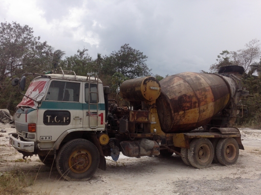 ขายรถ 10 ล้อโม่ปูน HINO FM227 220 แรงม้า ใช้เครื่องปั่นโม่นอก ถังโม่เหล็กหนาของญี่ปุ่น เกียร์ ZF โม่ขนาด 7 คิว 2 คันราคารวม 1250000