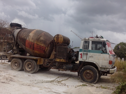 ขายรถ 10 ล้อโม่ปูน HINO FM227 220 แรงม้า ใช้เครื่องปั่นโม่นอก ถังโม่เหล็กหนาของญี่ปุ่น เกียร์ ZF โม่ขนาด 7 คิว 2 คันราคารวม 1250000