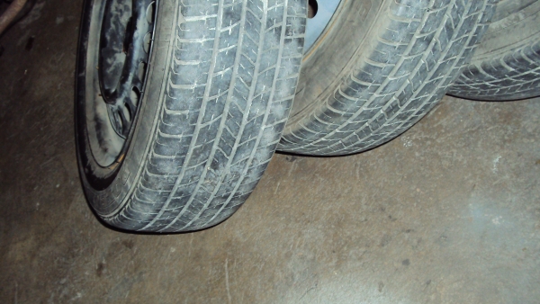 ขายกะทำ15พร้อมยาง185 60 15ราคาถูกๆมี4วงๆละ400บาท ขายกะทำ15พร้อมยาง185 60 15ราคาถูกๆมี4วงๆละ400บาท