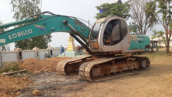 ขายด่วนแบคโฮ200KOBELCO MVสภาพพร้อมใช้ไฟฟ้าเต็มเอกสารใบซื้อขายโทร0843923995