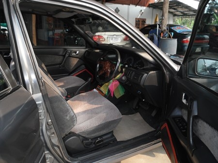 ขาย Galant วิ่งดีมาก พร้อมใช้งาน ช่วงล่างดี ติดแก๊ส LPG โลละบาท กว่า เครื่องเสียงพร้อมแม็คขอบ 17&quot;สวยใหม่ ยางใหม่ เปลี่ยน มาไม่นาน 30000 กว่าบาท ครับ