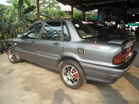 ขาย Galant วิ่งดีมาก พร้อมใช้งาน ช่วงล่างดี ติดแก๊ส LPG โลละบาท กว่า เครื่องเสียงพร้อมแม็คขอบ 17&quot;สวยใหม่ ยางใหม่ เปลี่ยน มาไม่นาน 30000 กว่าบาท ครับ