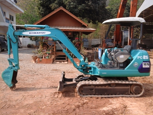 ขายรถขุด(FROM;JAPAN) KOMATSU PC25-1ขนาดระบบเท่าpc30-7