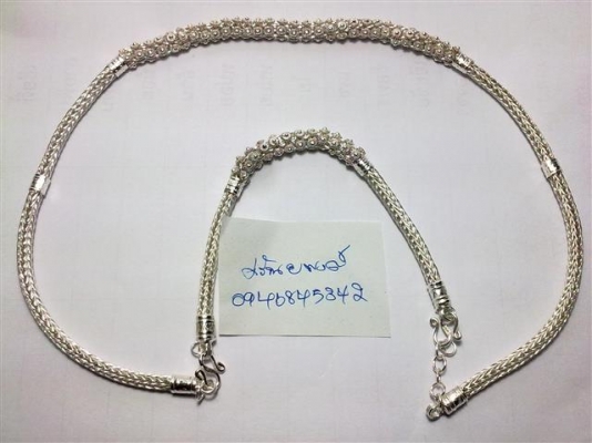 ขายสร้อยเงินเก่าเก็บหนึ่งเส้น