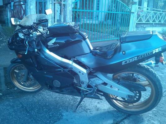 CBR 400 ปี89 ทะเบียนแท้พร้อมโอนขนส่ง 100\% แฟริ้งเดิมๆไม่มีแตกหัก เดิมทุกอย่าง