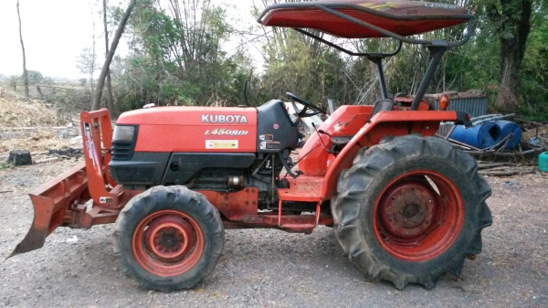 จักรพันธ์จัดให้ L4508Di(รุ่นหัวฉีดประหยัดนำ้มันสุดๆ)+ใบดัน แถมอุปกรณ์ต่อพ่วงหลัง 1 ตัว(ผานหรือโรตารี่มาเลือกเอา) ต่อรองได้ครับผม