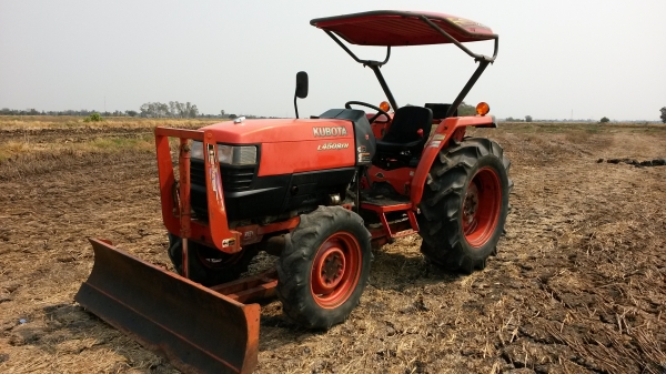 จักรพันธ์จัดให้ L4508Di(รุ่นหัวฉีดประหยัดนำ้มันสุดๆ)+ใบดัน แถมอุปกรณ์ต่อพ่วงหลัง 1 ตัว(ผานหรือโรตารี่มาเลือกเอา) ต่อรองได้ครับผม จักรพันธ์จัดให้ L4508Di(รุ่นหัวฉีดประหยัดนำ้มันสุดๆ)+ใบดัน แถมอุปกรณ์ต่อพ่วงหลัง 1 ตัว(ผานหรือโรตารี่มาเลือกเอา) ต่อรองได้ครับผม