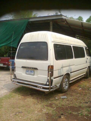 รุรถตู้หัวจรวด