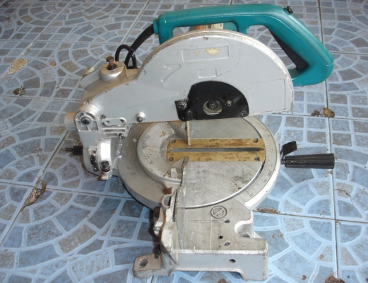 ขายแท่นตัดองศา 10 นิ้ว Makita รุ่น LS1040 (1.650w.)