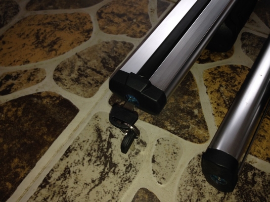 ขาจับแร็ค(Rack)  ของใหม่ไม่เคยใช้ 1,000(มีระบบกุญแจล็อคกันหาย)