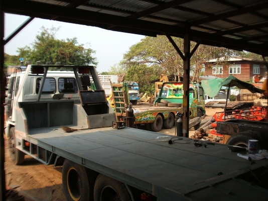 ขายรถบรรทุกสิบล้อ ยี่ห้อ อีซูซุร็อคกี้ 2 เพลา (กำลังจะทำสีหางเทลเลอร์) ขายรถบรรทุกสิบล้อ ยี่ห้อ อีซูซุร็อคกี้ 2 เพลา (กำลังจะทำสีหางเทลเลอร์)