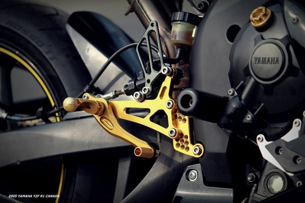 Re: ขายR1 ปี2005 สเป็กแคนนาดา ทะเบียนโอน ของแต่งเยอะ ไม่เคยล้ม สภาพนางฟ้า