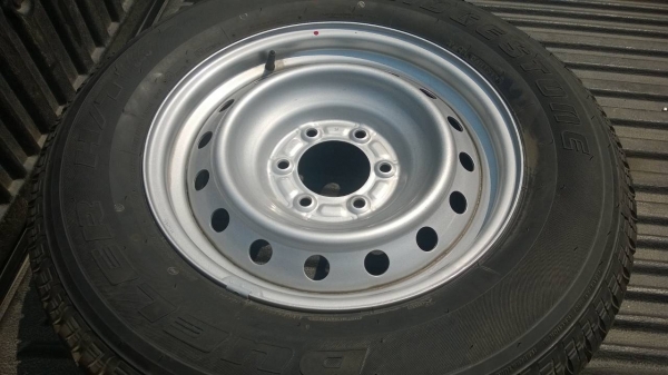 ขาย ยางบริจสโตน 255/65/17 (5 เส้น)