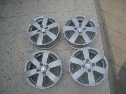 ขายล้อแม็ก suzuki swift 15"x5.5" et45 4 รู 100 ทำสีใหม่ สีเงิน ไม่มีซ่อมครับ vios, yaris, fiesta, mazda2 ใส่แทนล้อกะทะได้เลยครับ  สนใจติดต่อเล็กคลองสามครับ (081-3747940)