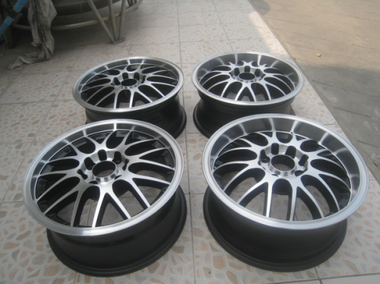 ขายล้อแม็กมือ2 ลายเขากวาง 15"x6.5" et40 4 รู 100/114.3 หน้าตื้น หลังลึก ทำสีมาใหม่ สีดำหน้าเงาขอบเงา ไม่มีซ่อม  สนใจติดต่อเล็กคลองสามครับ (081-3747940)