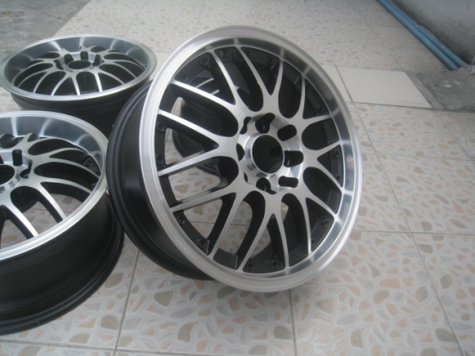 ขายล้อแม็กมือ2 ลายเขากวาง 15"x6.5" et40 4 รู 100/114.3 หน้าตื้น หลังลึก ทำสีมาใหม่ สีดำหน้าเงาขอบเงา ไม่มีซ่อม  สนใจติดต่อเล็กคลองสามครับ (081-3747940)