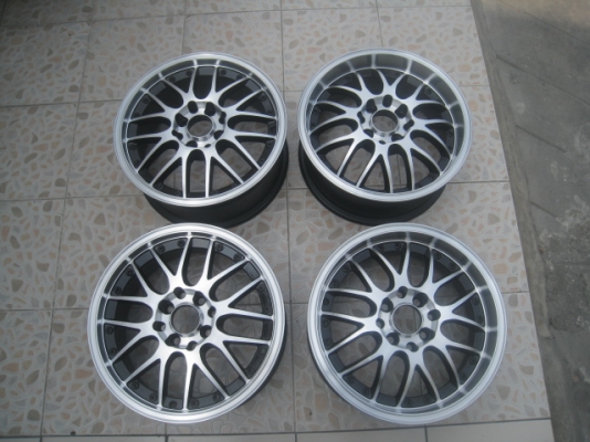 ขายล้อแม็กมือ2 ลายเขากวาง 15"x6.5" et40 4 รู 100/114.3 หน้าตื้น หลังลึก ทำสีมาใหม่ สีดำหน้าเงาขอบเงา ไม่มีซ่อม  สนใจติดต่อเล็กคลองสามครับ (081-3747940)