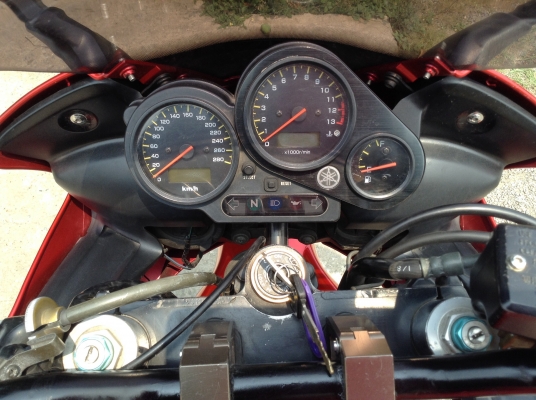 ธารนนทบุรี//ขาย yamaha fazer1000 fz1 ปี2003 สวยๆของแต่งพอมี ราคา11x,xxxบาท อินวอยท์+ส.พ.ม+พ.ร.บ