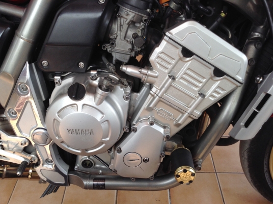 ธารนนทบุรี//ขาย yamaha fazer1000 fz1 ปี2003 สวยๆของแต่งพอมี ราคา11x,xxxบาท อินวอยท์+ส.พ.ม+พ.ร.บ