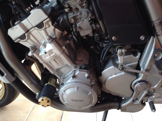 ธารนนทบุรี//ขาย yamaha fazer1000 fz1 ปี2003 สวยๆของแต่งพอมี ราคา11x,xxxบาท อินวอยท์+ส.พ.ม+พ.ร.บ