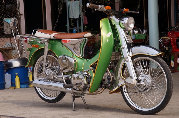 ขาย HONDA C 65 Y ไฟตก สวยใส ชุบทั้งคัน สีใหม่ เครื่อง HONDA WAVE 100 สตาทร์มือ เครื่องดีมาก มาก มีทะเบียนเล่มโครง + เล่มเครื่องครบ ๆ เลขตรง โดยรวมสภาพตามรูป รถสวยมาก
