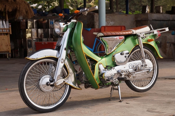 ขาย HONDA C 65 Y ไฟตก สวยใส ชุบทั้งคัน สีใหม่ เครื่อง HONDA WAVE 100 สตาทร์มือ เครื่องดีมาก มาก มีทะเบียนเล่มโครง + เล่มเครื่องครบ ๆ เลขตรง โดยรวมสภาพตามรูป รถสวยมาก