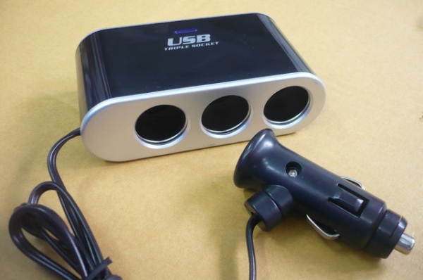 ขายตัวเสียบปลั๊กจุดบุหรี3ช่อง1USB ขายตัวเสียบปลั๊กจุดบุหรี3ช่อง1USB