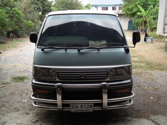 ขายรถตู้หัวจรวจ12ที่นั่งบางๆมือเดียวพร้อมใช้2500cc.