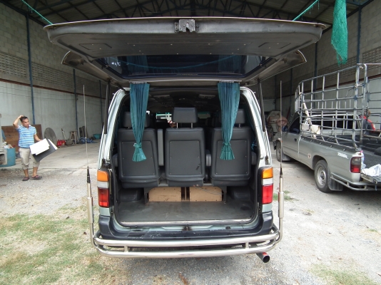 ขายรถตู้หัวจรวจ12ที่นั่งบางๆมือเดียวพร้อมใช้2500cc.