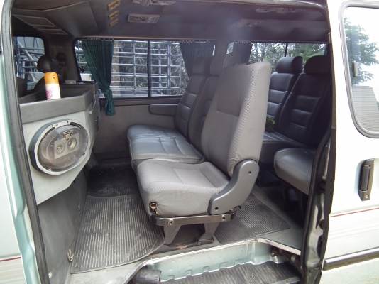 ขายรถตู้หัวจรวจ12ที่นั่งบางๆมือเดียวพร้อมใช้2500cc.