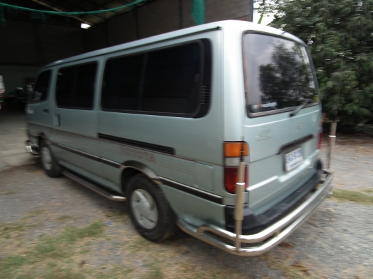 ขายรถตู้หัวจรวจ12ที่นั่งบางๆมือเดียวพร้อมใช้2500cc.