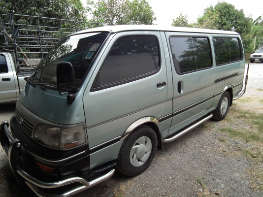 ขายรถตู้หัวจรวจ12ที่นั่งบางๆมือเดียวพร้อมใช้2500cc.