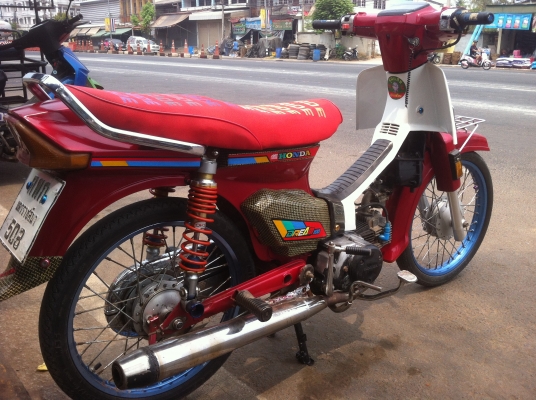 ขาย Honda Dream สภาพพร้อมใช้ มีทะเบียนพร้อมชุดโอน สนใจติดต่อ 084-8358427