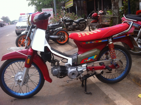 ขาย Honda Dream สภาพพร้อมใช้ มีทะเบียนพร้อมชุดโอน สนใจติดต่อ 084-8358427