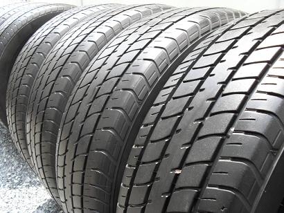 ขายยาง DUNLOP SP SPORT2030 ปี3012(1ชุด) 185-60-15 ราคา 3,000 ขายยาง DUNLOP SP SPORT2030 ปี3012(1ชุด) 185-60-15 ราคา 3,000