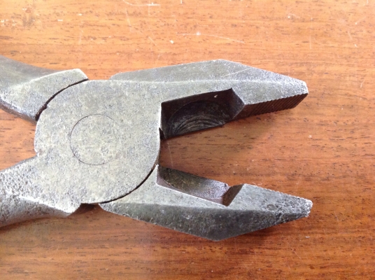 ขายคีมตัดเอนกประสงค์ โบราณ Red Devil 1950 7.2" ขายคีมตัดเอนกประสงค์ โบราณ Red Devil 1950 7.2"