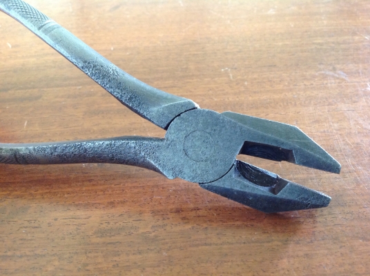 ขายคีมตัดเอนกประสงค์ โบราณ Red Devil 1950 7.2" ขายคีมตัดเอนกประสงค์ โบราณ Red Devil 1950 7.2"