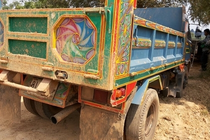 ***ขายแล้วครับขอบคุณ Truck2hand ขาย6ล้อดั้ม5คิว สวยๆ ISUZU 115 NPR59LL ห้างแท้ กรองดำ ปี34 เกียร์สั้น วาง เครื่อง4HF1 120ฝาดำ(ลงเล่ม) เครื่องแน่น แห้งๆไม่เยิ้ม ช่างล่างFหน้า-หลัง คัสซีสวยซับไม่มีบวม ไม่ปะไม่ดาม กระบะดั้มเหล็ก3.70ม. อู่ ส. อ.ชุมพลฯ สภาพสวย