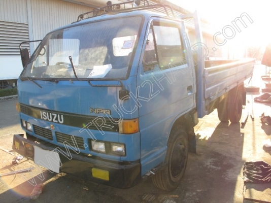 ขายยกชุด3 คันรถบรรทุก 6 ล้อ ยี่ห้อ ISUZU รุ่นNPR 115 แรงม้า (2คัน) รถกระบะ ยี่ห้อ MITSUBISHI รุ่นSTRADA(1คัน)