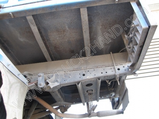 ขายยกชุด3 คันรถบรรทุก 6 ล้อ ยี่ห้อ ISUZU รุ่นNPR 115 แรงม้า (2คัน) รถกระบะ ยี่ห้อ MITSUBISHI รุ่นSTRADA(1คัน)