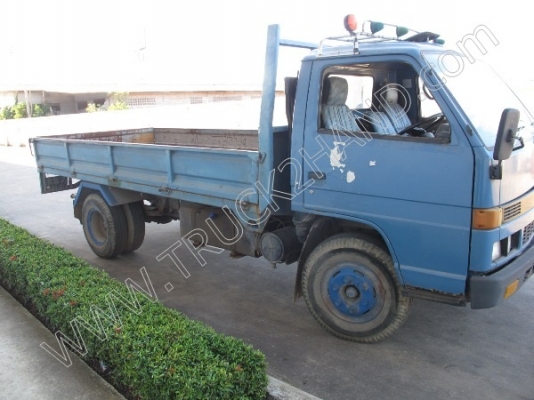 ขายยกชุด3 คันรถบรรทุก 6 ล้อ ยี่ห้อ ISUZU รุ่นNPR 115 แรงม้า (2คัน) รถกระบะ ยี่ห้อ MITSUBISHI รุ่นSTRADA(1คัน)