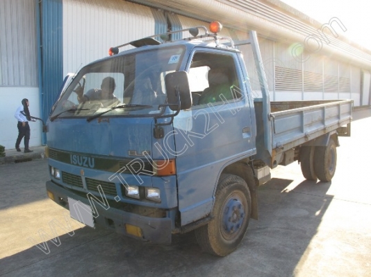ขายยกชุด3 คันรถบรรทุก 6 ล้อ ยี่ห้อ ISUZU รุ่นNPR 115 แรงม้า (2คัน) รถกระบะ ยี่ห้อ MITSUBISHI รุ่นSTRADA(1คัน)